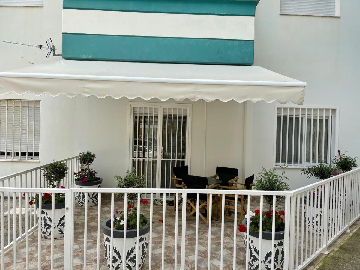 Kevin’s Lungomare Apartment Vlorë Exterior foto